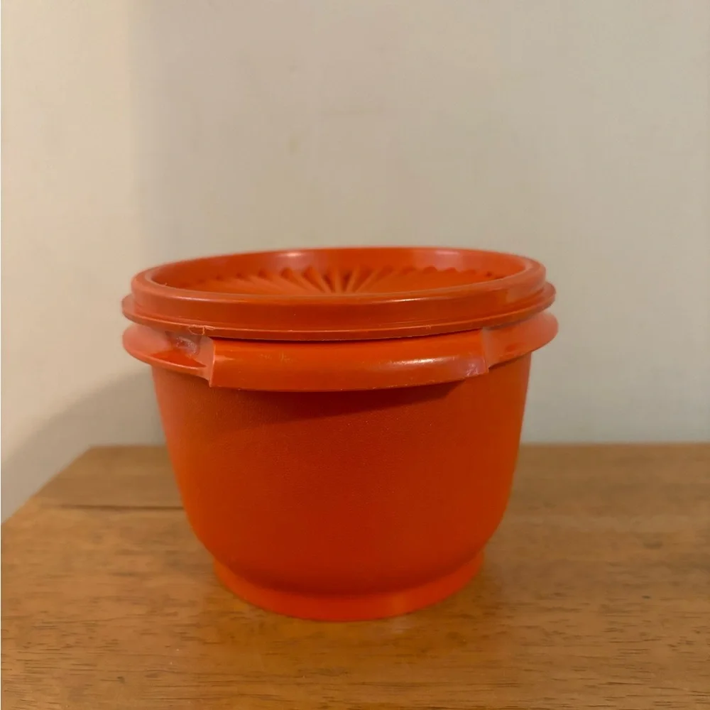 Tupperware Vintage Servalier Bowl Orange Starburst 888-12